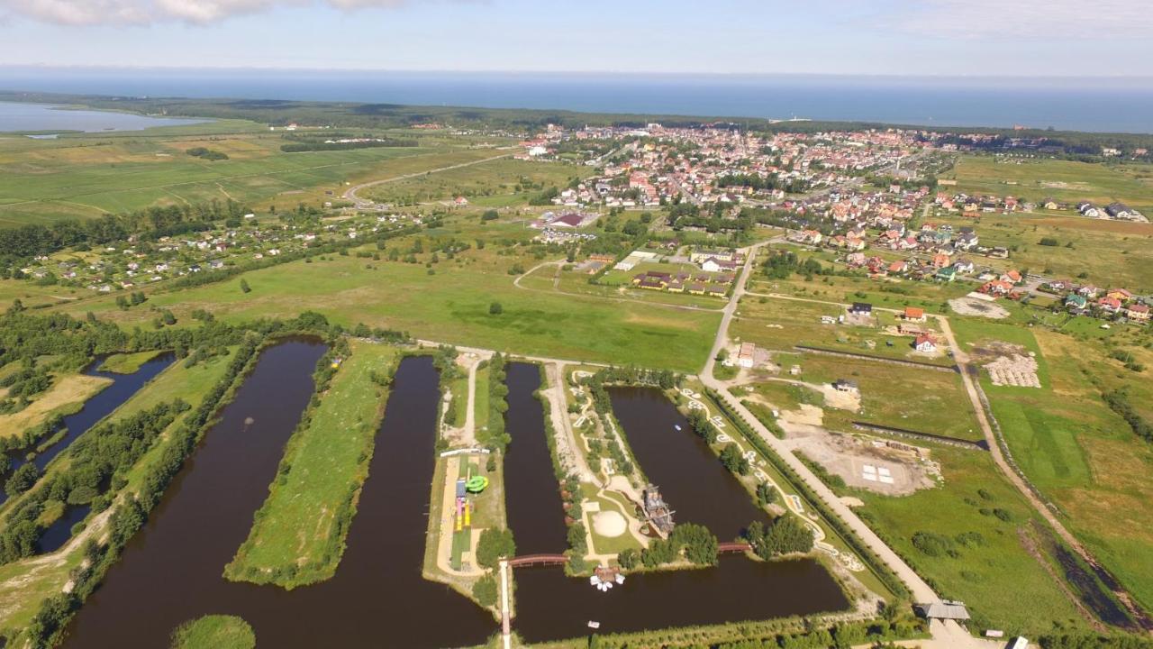 Na fali Pokoje Goscinne Leba Exteriér fotografie