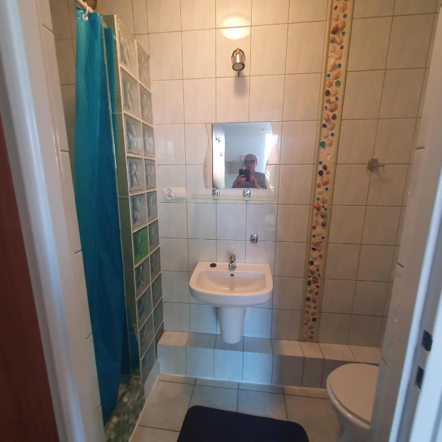 Na fali Pokoje Goscinne Leba Exteriér fotografie