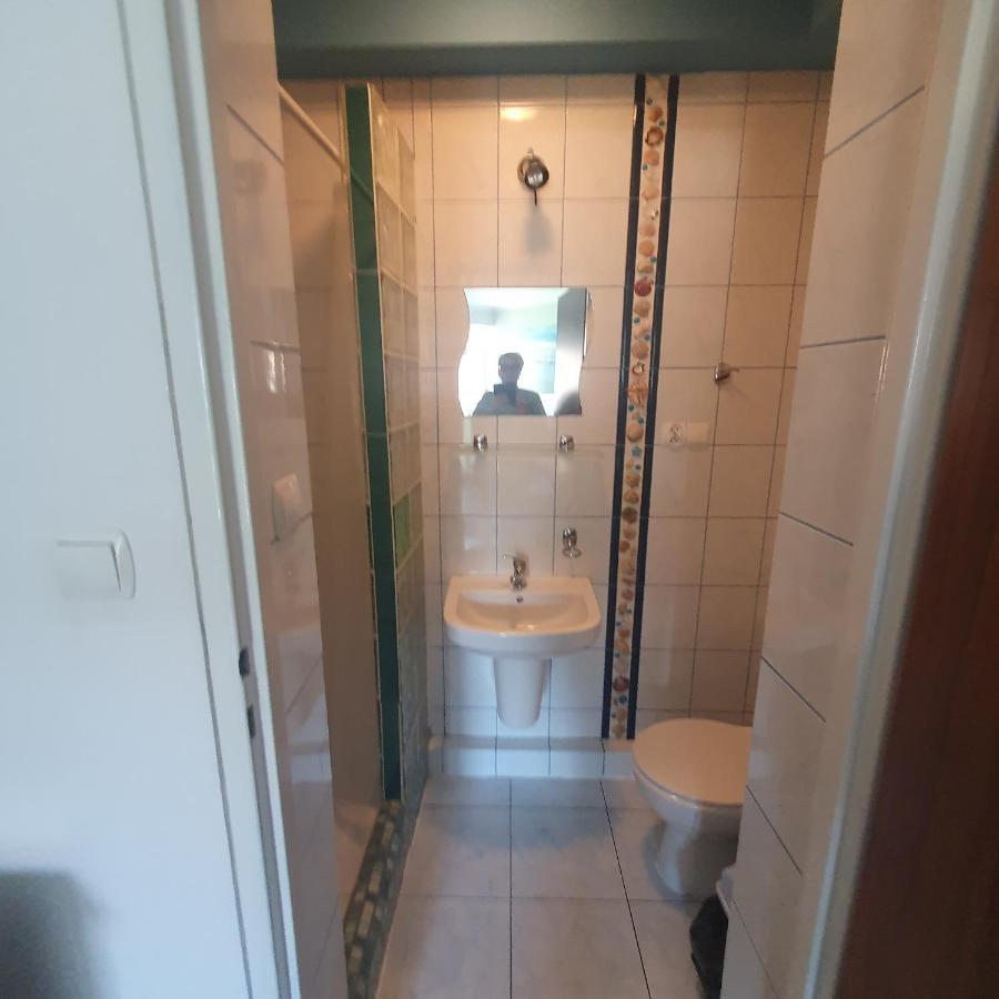 Na fali Pokoje Goscinne Leba Exteriér fotografie